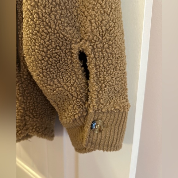 Thread & Supply High Pile Fleece Shacket Size Large - Picture 9 of 15